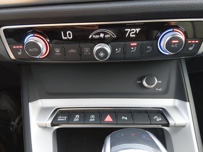 2025 Audi Q3 — photo 17 view