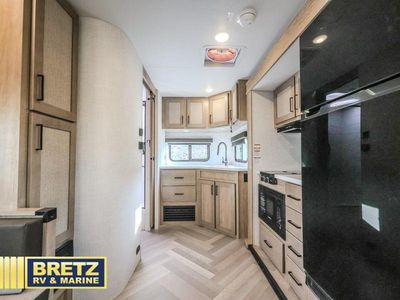 2025 Ember RV E-Series - Photo 13