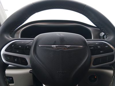 2023 Chrysler Voyager — photo 12 view