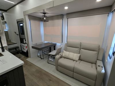 2025 Palomino Columbus - Photo 8
