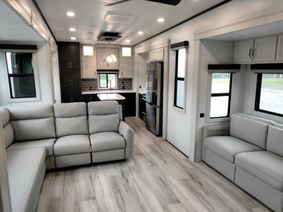 2025 Keystone Alpine Avalanche Edition - Photo 10