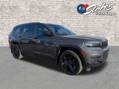 2024 Jeep Grand Cherokee L Altitude X in Gray — front three-quarter view