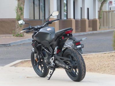 2025 Honda CB300R - Photo 5