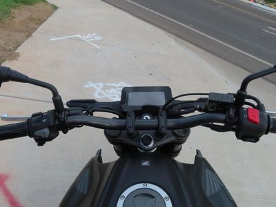 2025 Honda CB300R - Photo 9