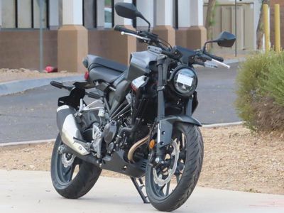 2025 Honda CB300R - Photo 1
