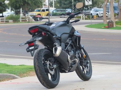 2025 Honda CB300R - Photo 4