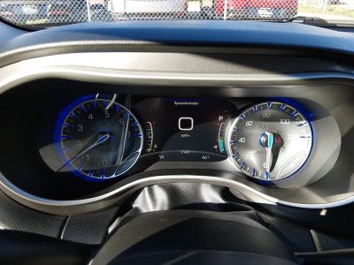 2023 Chrysler Pacifica — photo 14 view