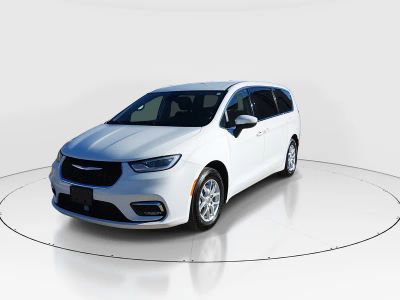 2023 Chrysler Pacifica — rear three-quarter view