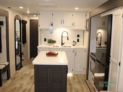 2026 Venture RV SportTrek Touring Edition - Photo 32