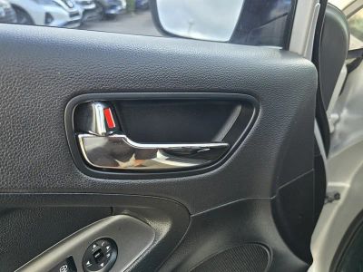 2016 Kia Forte 5-Door — photo 17 view