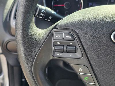 2016 Kia Forte 5-Door — photo 27 view
