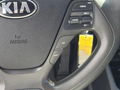2016 Kia Forte 5-Door — photo 29 view