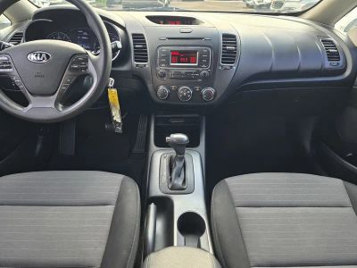 2016 Kia Forte 5-Door — photo 13 view