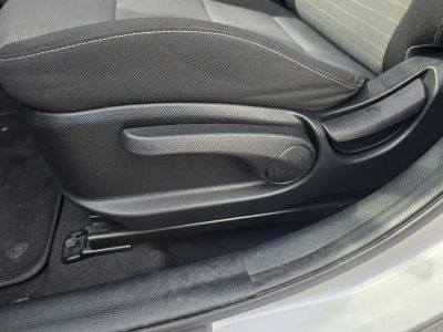 2016 Kia Forte 5-Door — photo 19 view