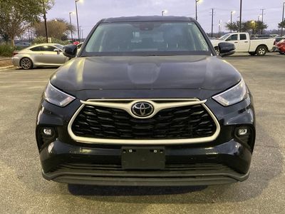 2025 Toyota Highlander - Photo 2