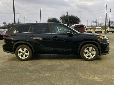 2025 Toyota Highlander - Photo 4