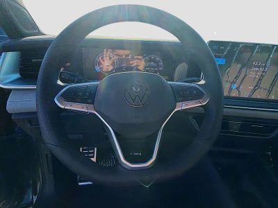 2026 Volkswagen Tiguan — photo 10 view