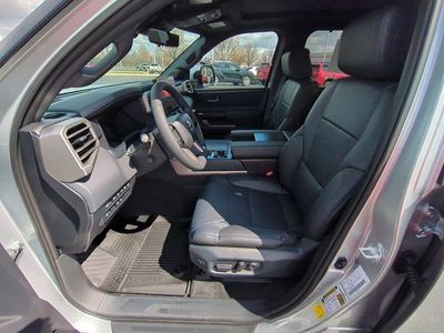 2026 Toyota Tundra — photo 8 view