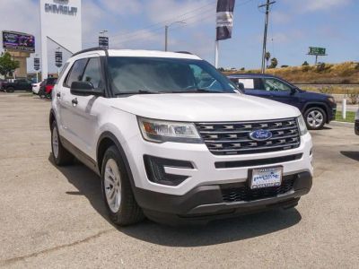 2016 Ford Explorer — rear three-quarter view