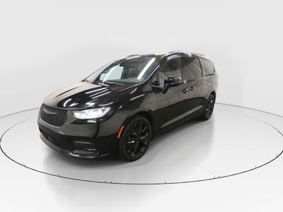 2025 Chrysler Pacifica - Photo 3