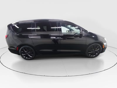 2025 Chrysler Pacifica - Photo 8