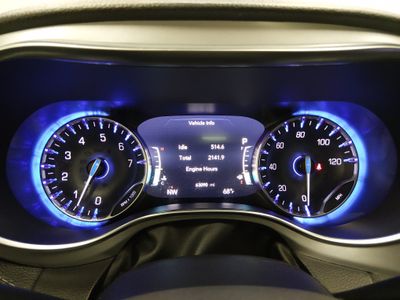 2025 Chrysler Pacifica - Photo 14