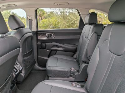 2026 Kia Sorento Hybrid — photo 17 view