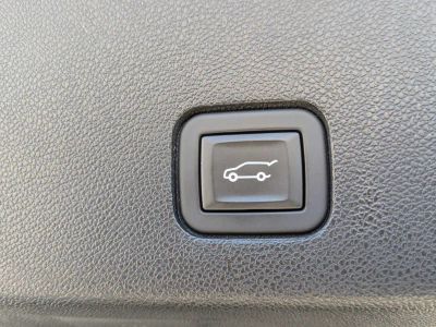 2023 Cadillac XT6 — photo 18 view