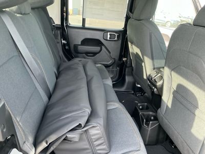 2026 Jeep Gladiator — photo 19 view