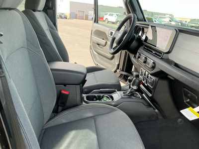 2026 Jeep Gladiator — photo 20 view