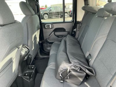 2026 Jeep Gladiator — photo 17 view