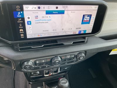 2026 Jeep Gladiator — photo 12 view