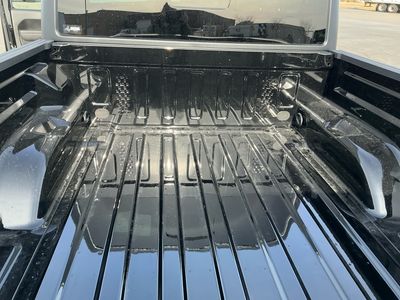 2026 Jeep Gladiator — photo 18 view