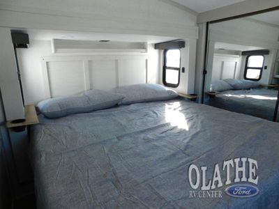 2026 Coachmen RV Chaparral - Photo 36
