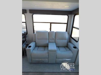 2026 Coachmen RV Chaparral - Photo 16