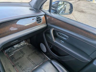 2020 Bentley Bentayga — photo 19 view
