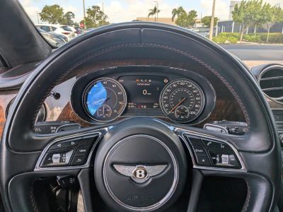 2020 Bentley Bentayga — photo 27 view