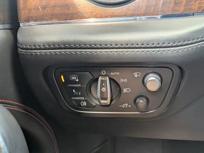 2020 Bentley Bentayga — photo 24 view