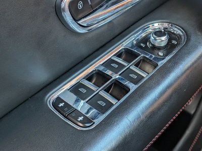2020 Bentley Bentayga — photo 23 view