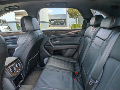 2020 Bentley Bentayga — photo 15 view