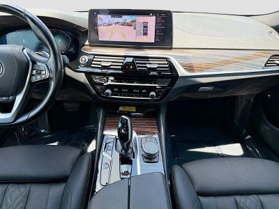 2021 BMW 5 Series — photo 18 view