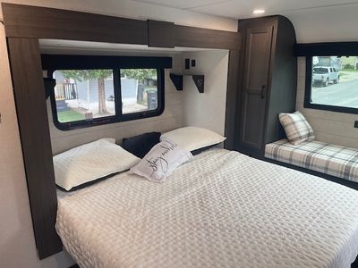 2026 Venture RV Sporttrek Touring Edition — photo 19 view