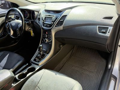 2015 Hyundai Elantra — photo 14 view
