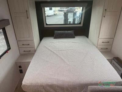 2026 Forest River RV Surveyor Legend — photo 18 view