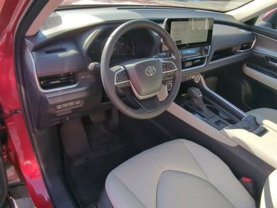 2026 Toyota Grand Highlander Hybrid - Photo 9