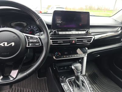 2023 Kia Seltos — photo 13 view
