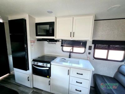 2025 Jayco Jay Flight SLX - Photo 11
