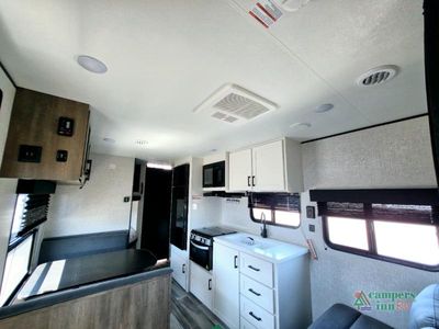 2025 Jayco Jay Flight SLX - Photo 9