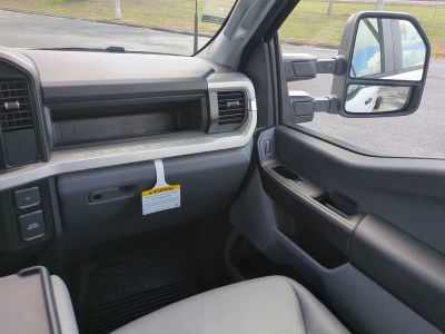 2026 Ford F-350SD — photo 16 view