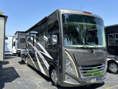 2022 Thor Motor Coach Miramar - Photo 2